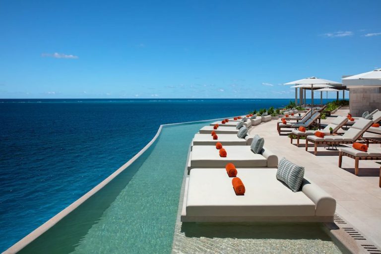 Top 10 Travel Trends in 2026 – New Routes, Hotels & More