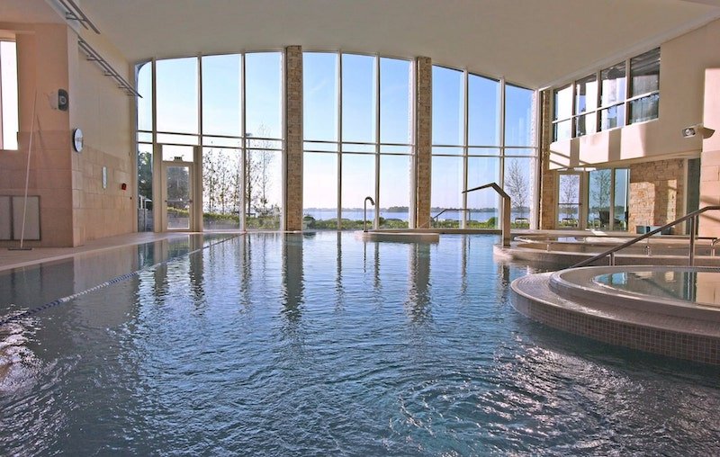 swimming pool at Hodson Bay Hotel