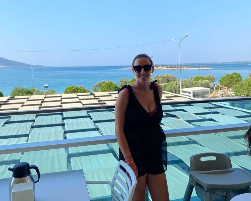 kaitlin Murphy in Maxeira Blue Didyma