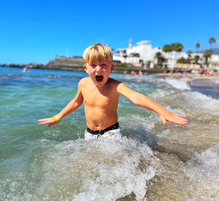 Playa la Pinta beach in Tenerife is ideal for families