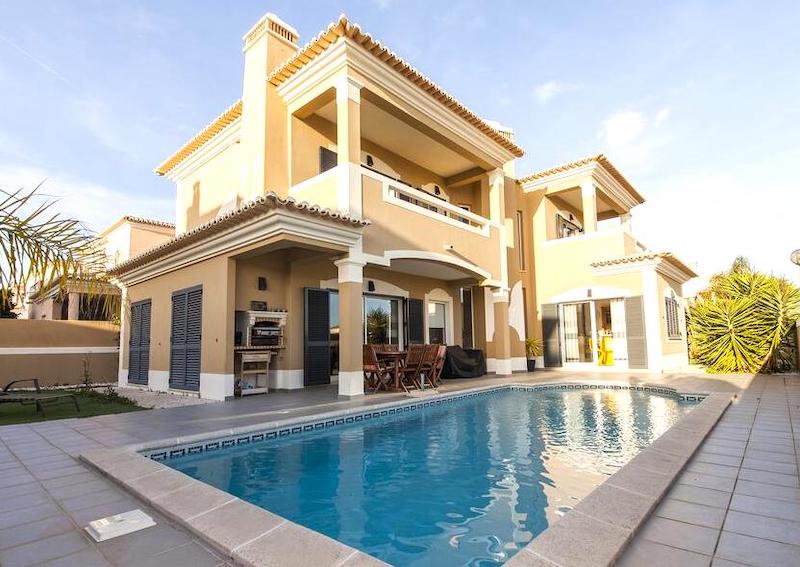 luxury villas in the Algarve for family holidays