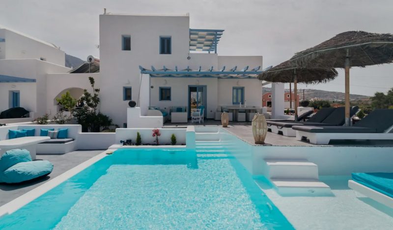 luxury villas in Santorini