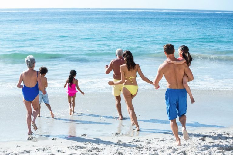 20 Large Family Holiday Deals in 2026 For Families of 5, 6 and More!